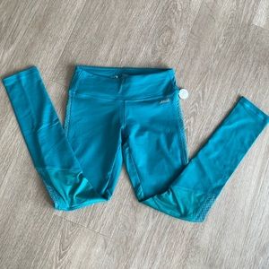NWT Turquoise Active Wear Leggings Size XS